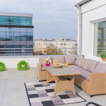 Penthouse With Huge Rooftop Terrace & City View 부쿠레슈티 외부 사진