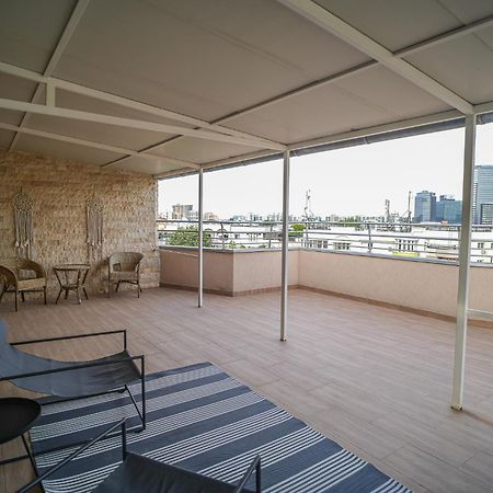 Penthouse With Huge Rooftop Terrace & City View 부쿠레슈티 외부 사진