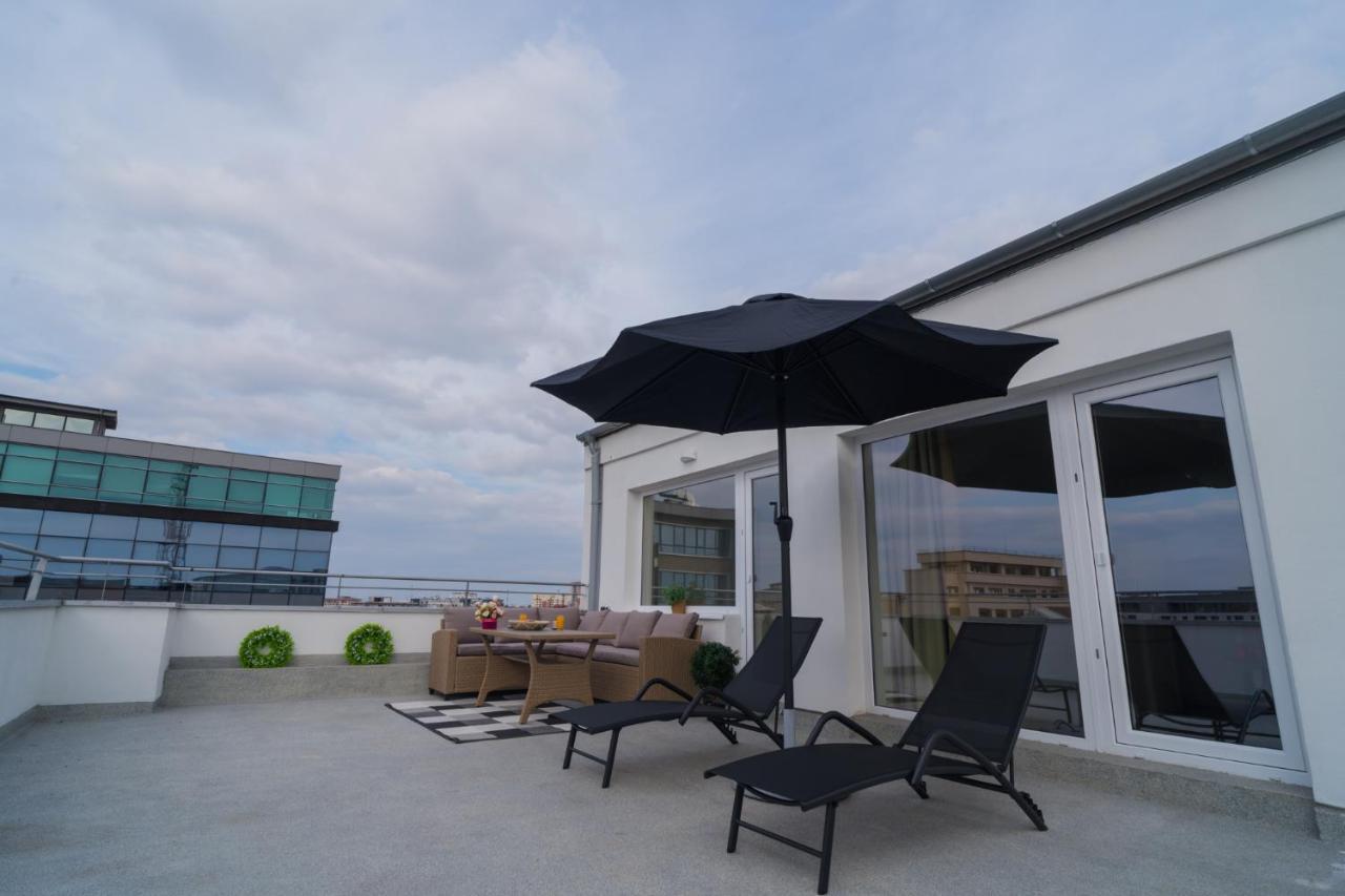 Penthouse With Huge Rooftop Terrace & City View 부쿠레슈티 외부 사진