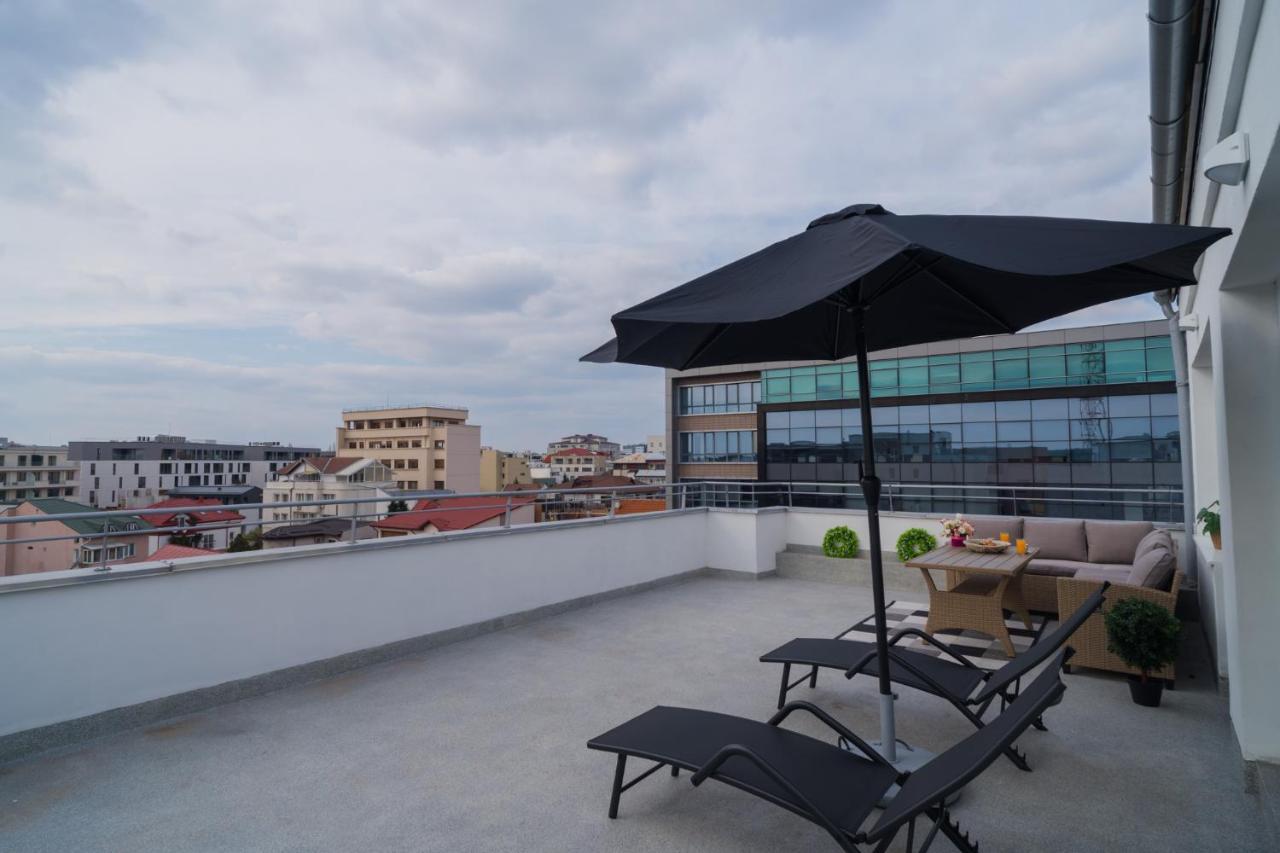 Penthouse With Huge Rooftop Terrace & City View 부쿠레슈티 외부 사진