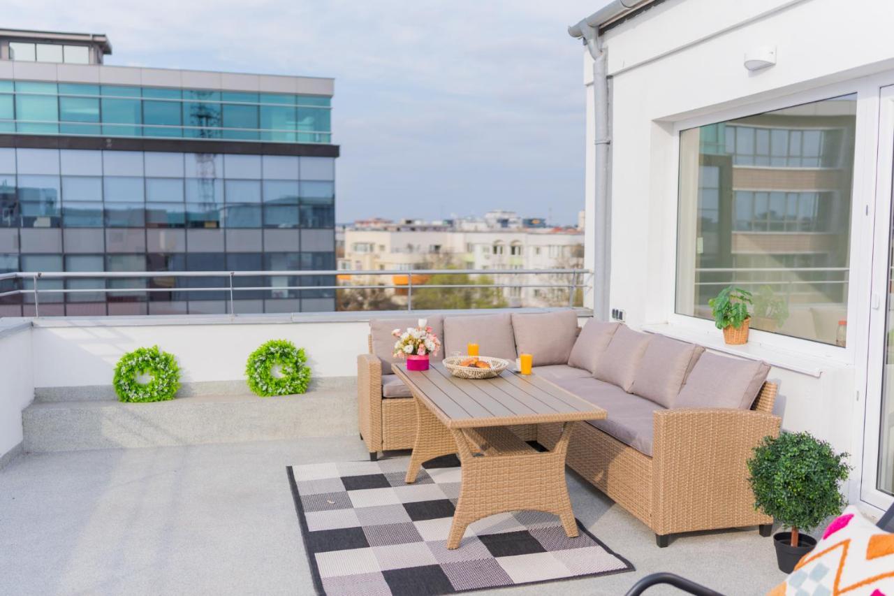 Penthouse With Huge Rooftop Terrace & City View 부쿠레슈티 외부 사진