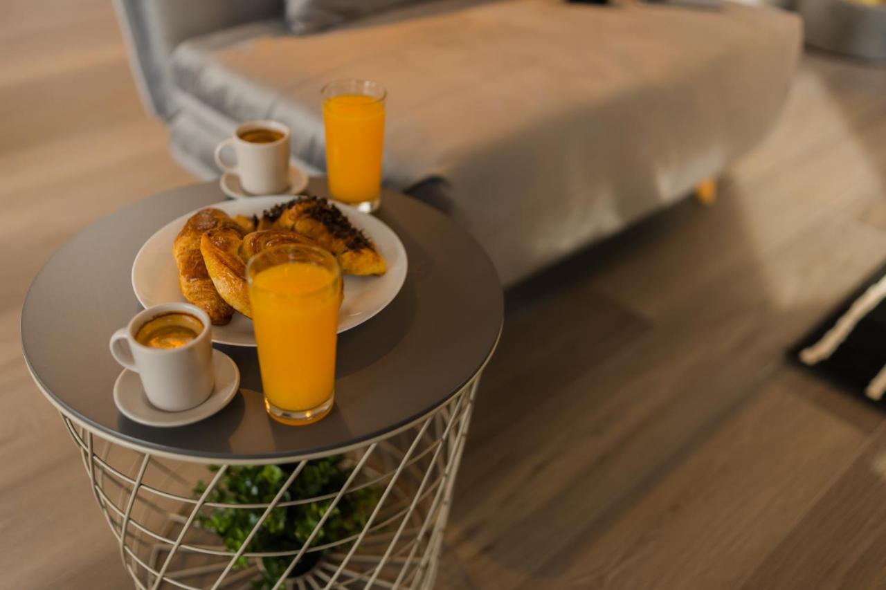 Penthouse With Huge Rooftop Terrace & City View 부쿠레슈티 외부 사진