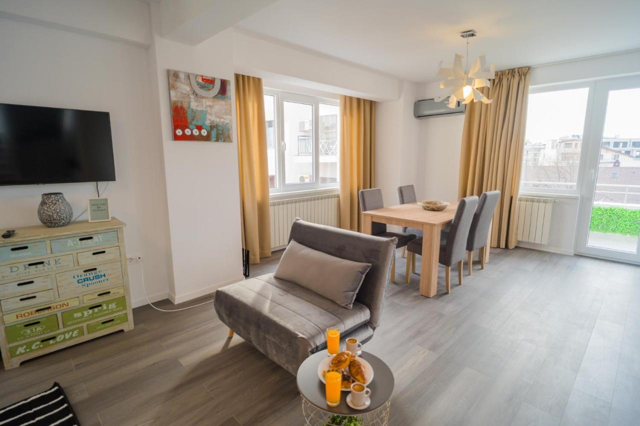 Penthouse With Huge Rooftop Terrace & City View 부쿠레슈티 외부 사진