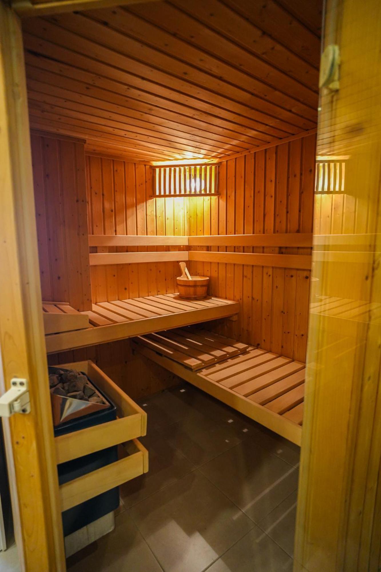 Penthouse With Huge Rooftop Terrace & City View 부쿠레슈티 외부 사진