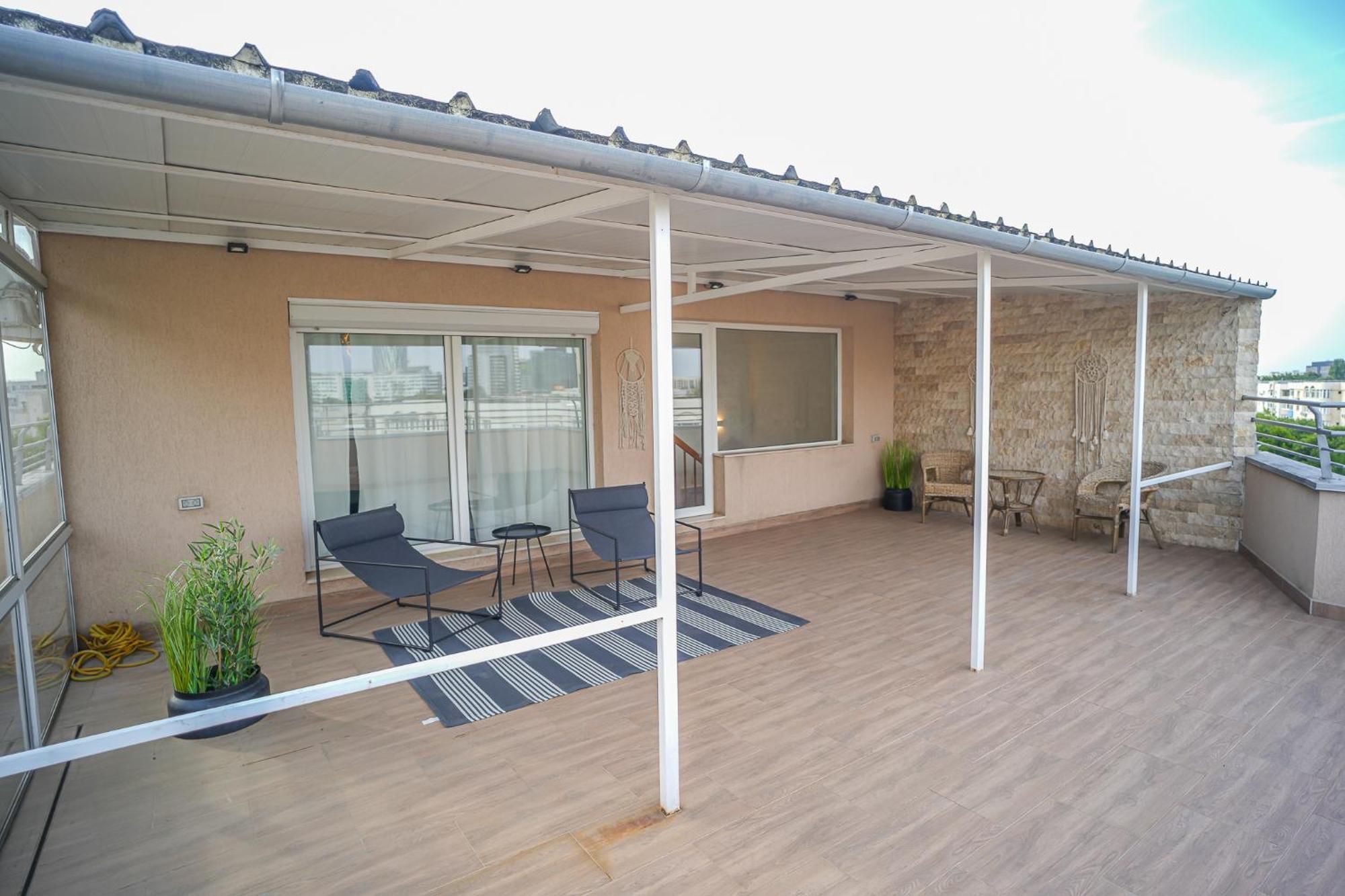 Penthouse With Huge Rooftop Terrace & City View 부쿠레슈티 외부 사진
