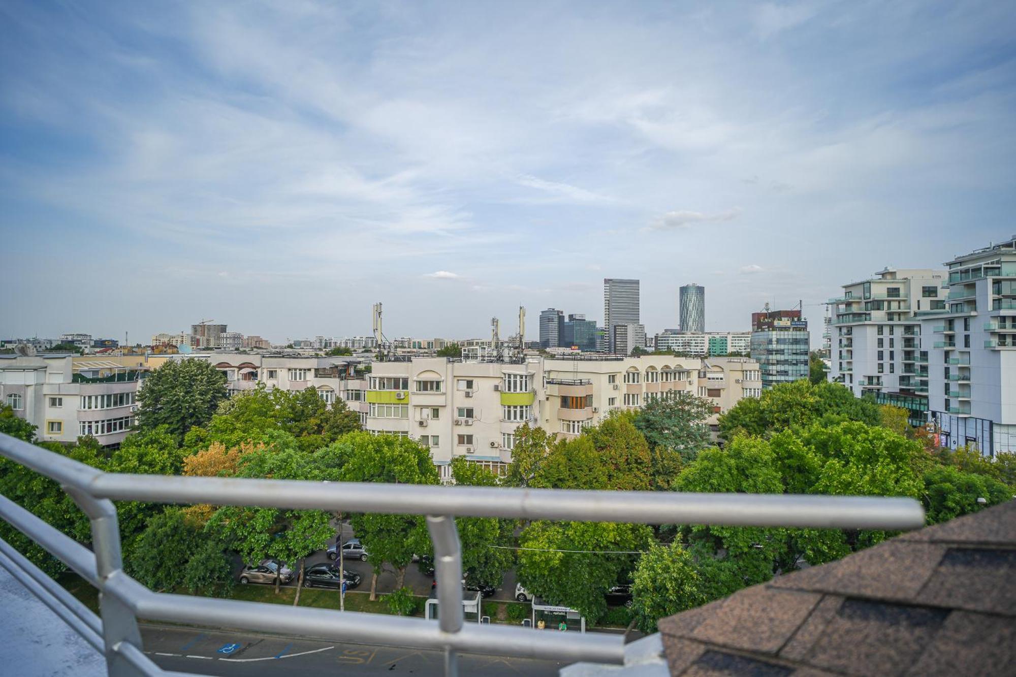 Penthouse With Huge Rooftop Terrace & City View 부쿠레슈티 외부 사진