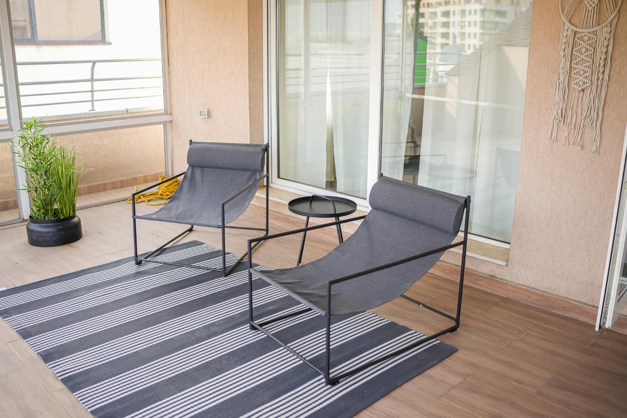Penthouse With Huge Rooftop Terrace & City View 부쿠레슈티 외부 사진