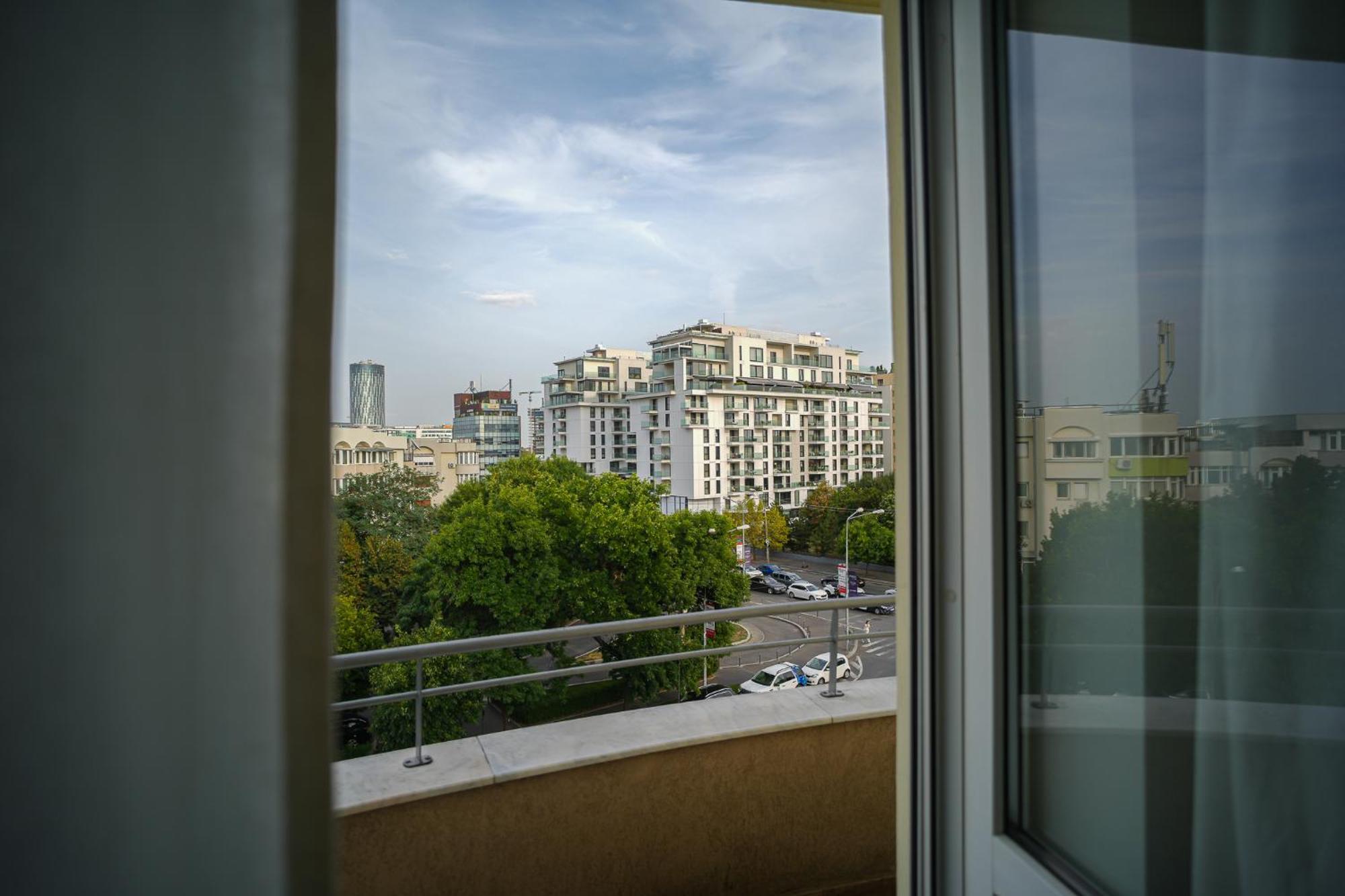 Penthouse With Huge Rooftop Terrace & City View 부쿠레슈티 외부 사진