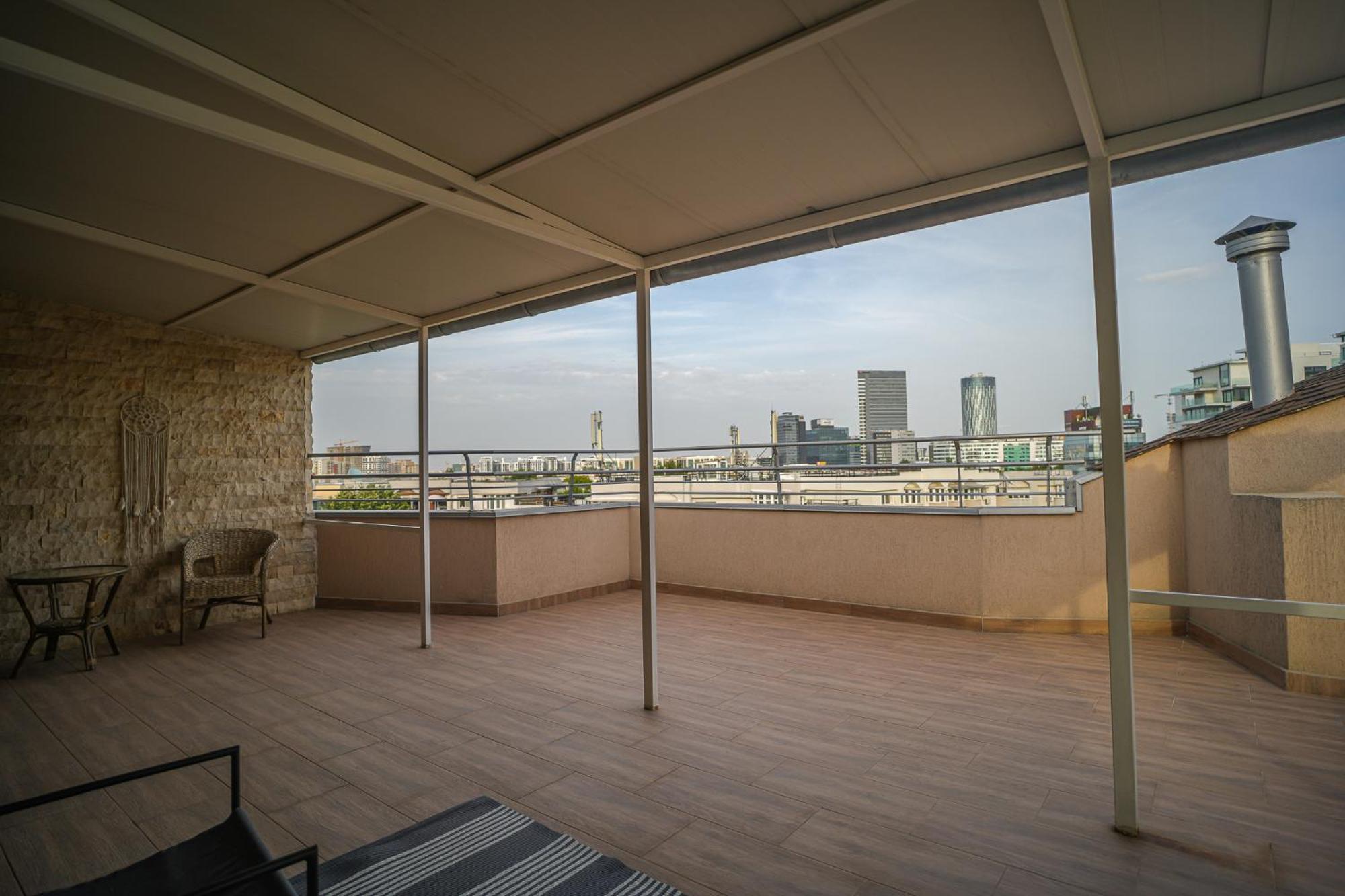Penthouse With Huge Rooftop Terrace & City View 부쿠레슈티 외부 사진