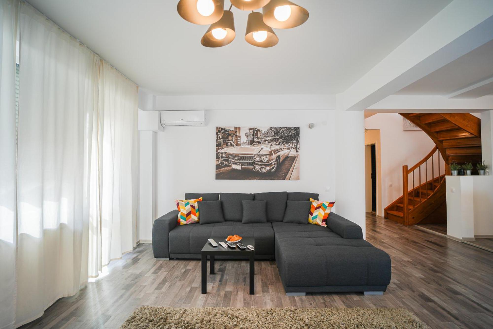 Penthouse With Huge Rooftop Terrace & City View 부쿠레슈티 외부 사진