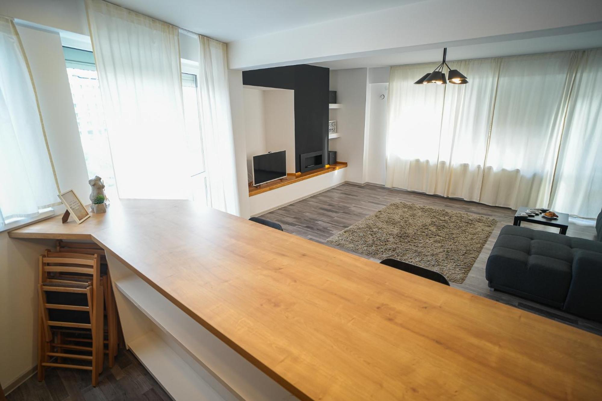 Penthouse With Huge Rooftop Terrace & City View 부쿠레슈티 외부 사진