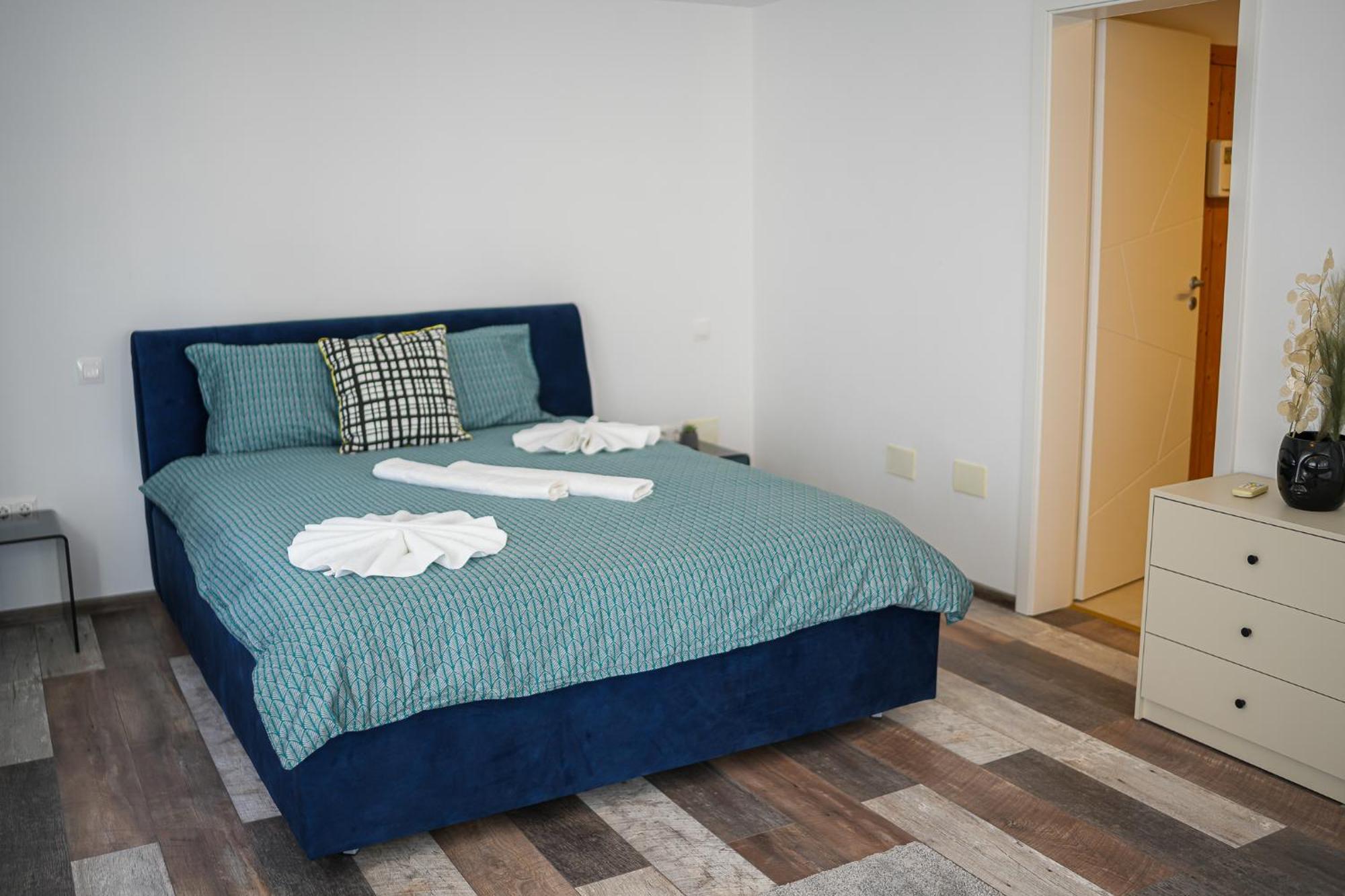 Penthouse With Huge Rooftop Terrace & City View 부쿠레슈티 외부 사진