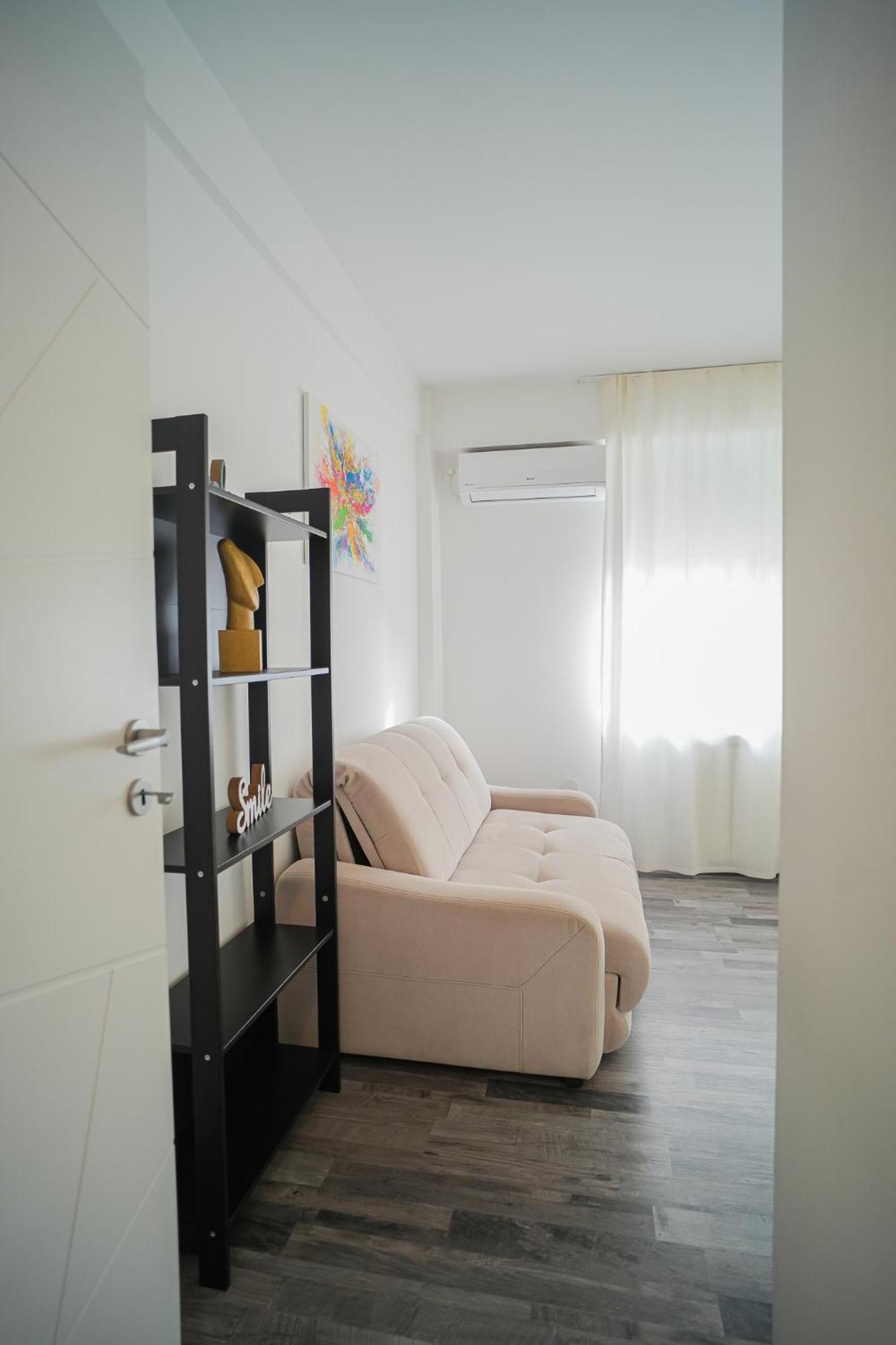 Penthouse With Huge Rooftop Terrace & City View 부쿠레슈티 외부 사진
